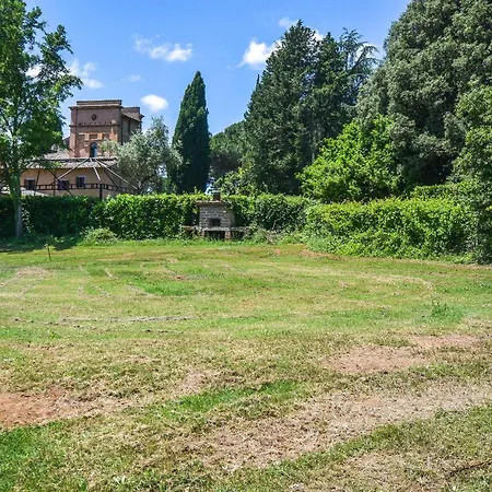 Holiday home Awesome In With Outdoor Swimming Pool