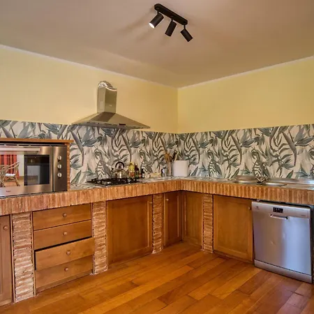 Holiday home Awesome In With Outdoor Swimming Pool