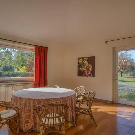 Awesome In With Outdoor Swimming Pool Sutri