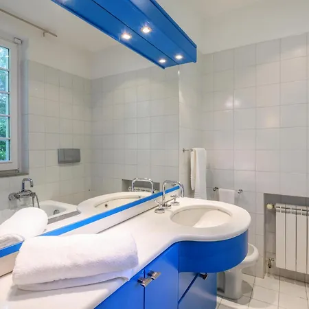 Awesome In With Outdoor Swimming Pool Holiday home Sutri