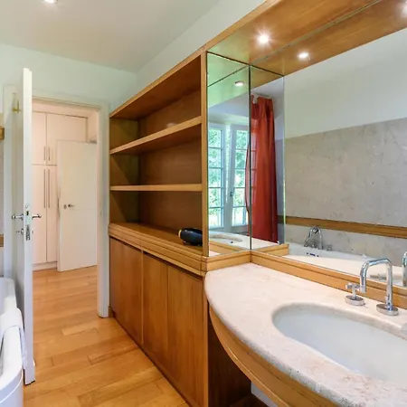Awesome In With Outdoor Swimming Pool *