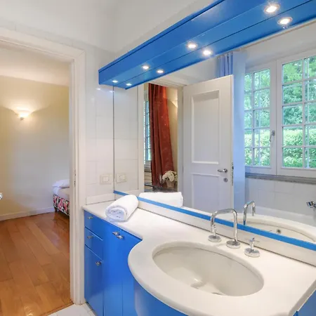 Awesome In With Outdoor Swimming Pool Holiday home